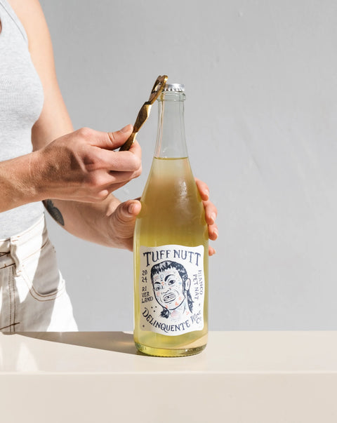 Delinquente 'Tuff Nutt' Bianco Pet Nat 750ml